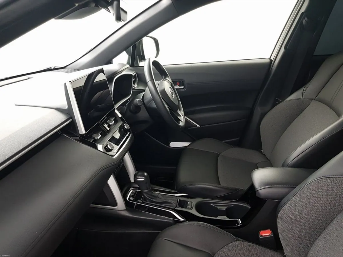 Toyota Corolla Cross Z - Image 4