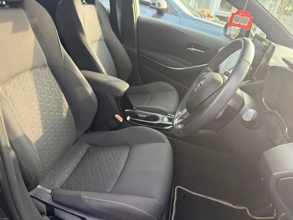 2022 Toyota Corolla Icon  1.8 Hybrid Hatchback - Image 4