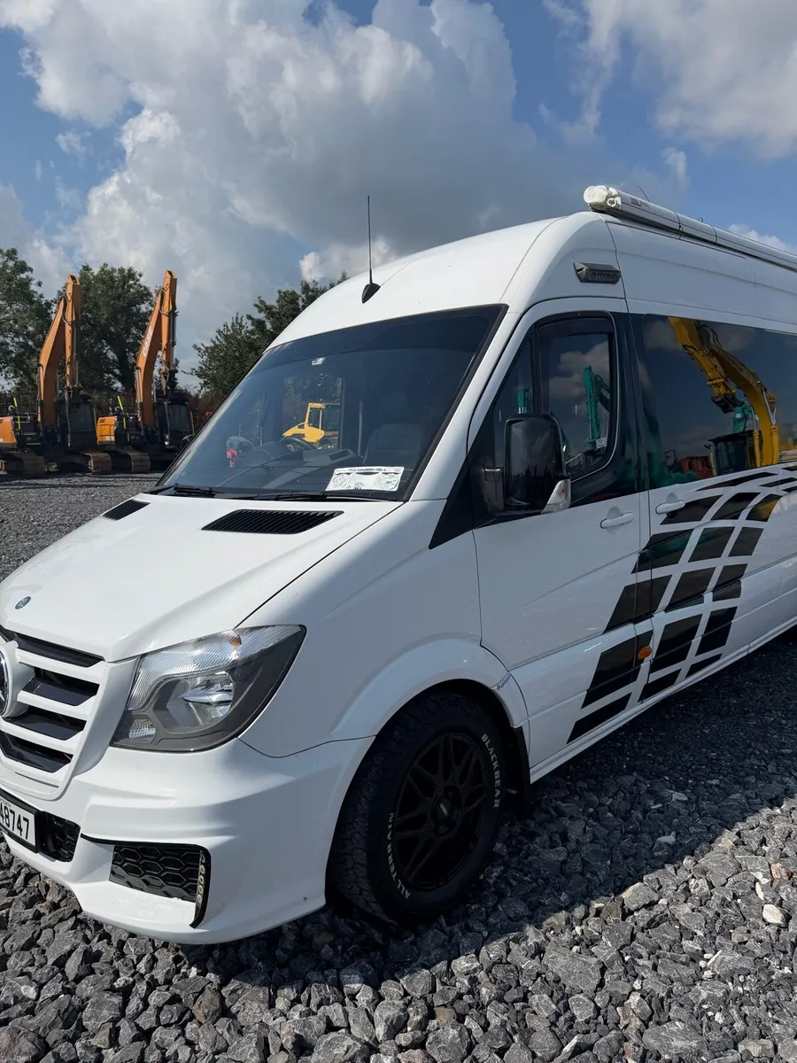 Mercedes Benz Sprinter - Image 2