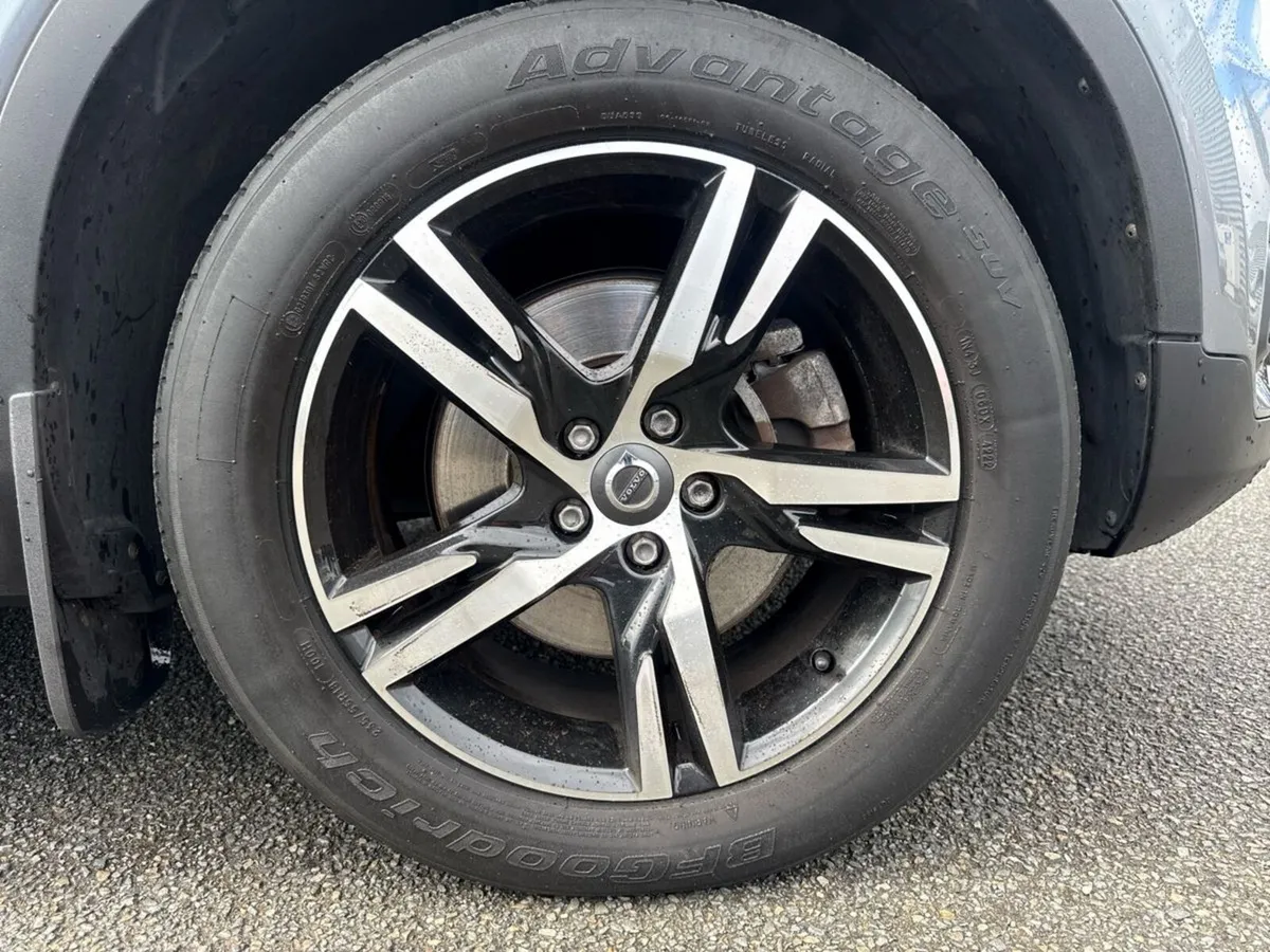 Volvo XC40 D4 AWD AUTO 190 R-DESIGN - Image 5