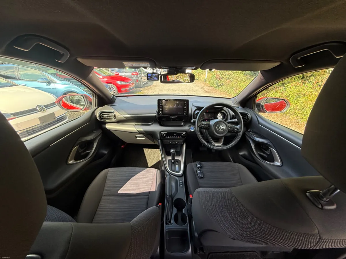 Toyota Yaris best spec low milege!!! - Image 3