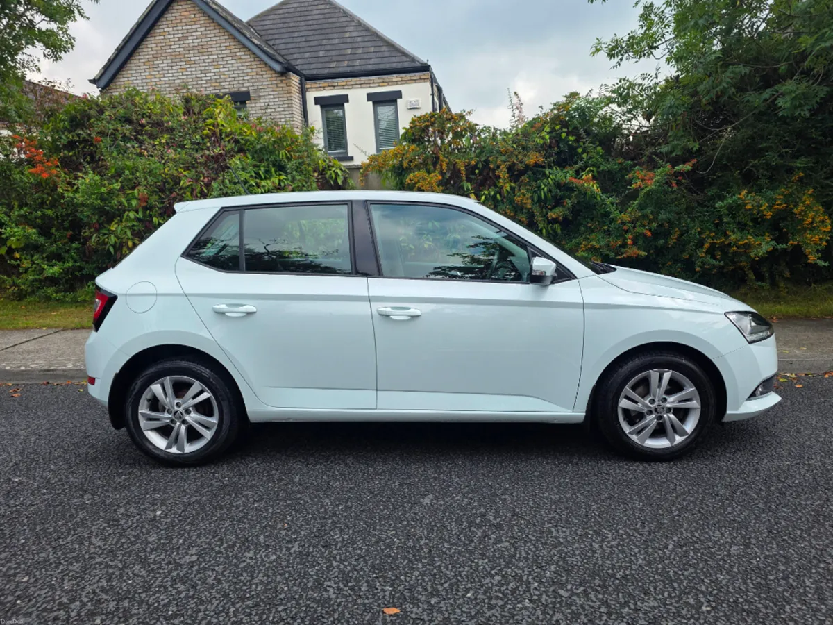 Skoda Fabia Ambition 1.0mpi 60HP 4DR - Image 2
