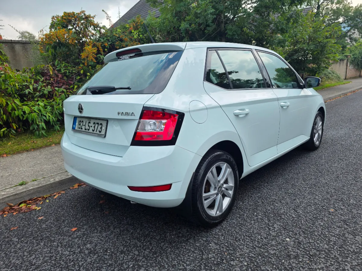 Skoda Fabia Ambition 1.0mpi 60HP 4DR - Image 3