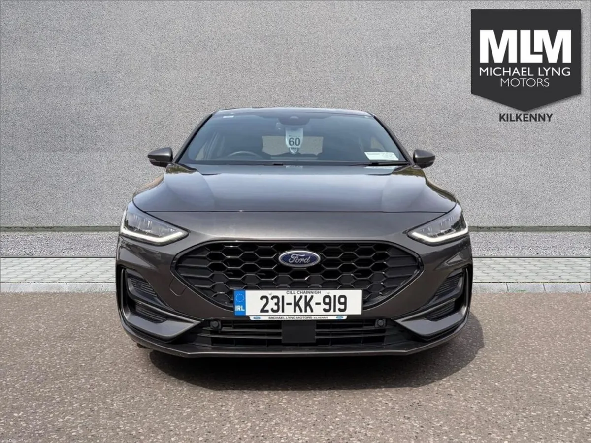 Ford Focus St-line 1.0T 125 M6 FWD 4DR - Image 2