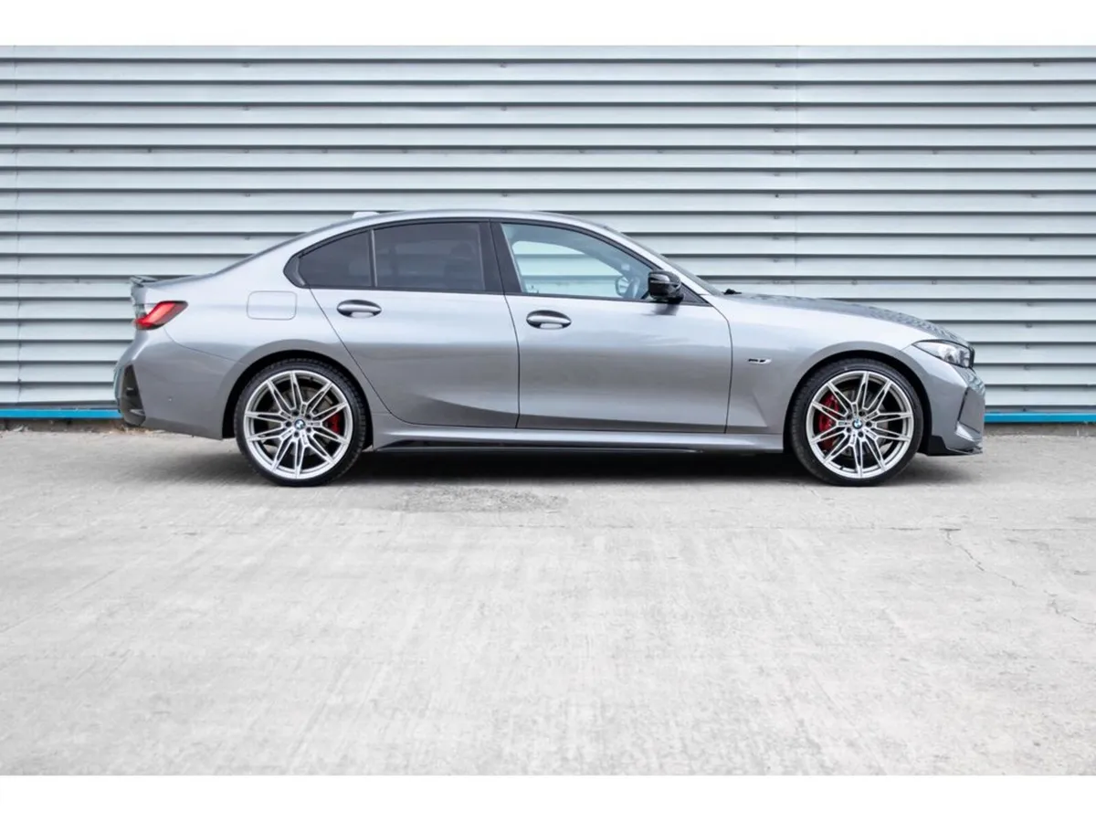 BMW 3-Series 2023 330E M-SPORT PRO - Image 2
