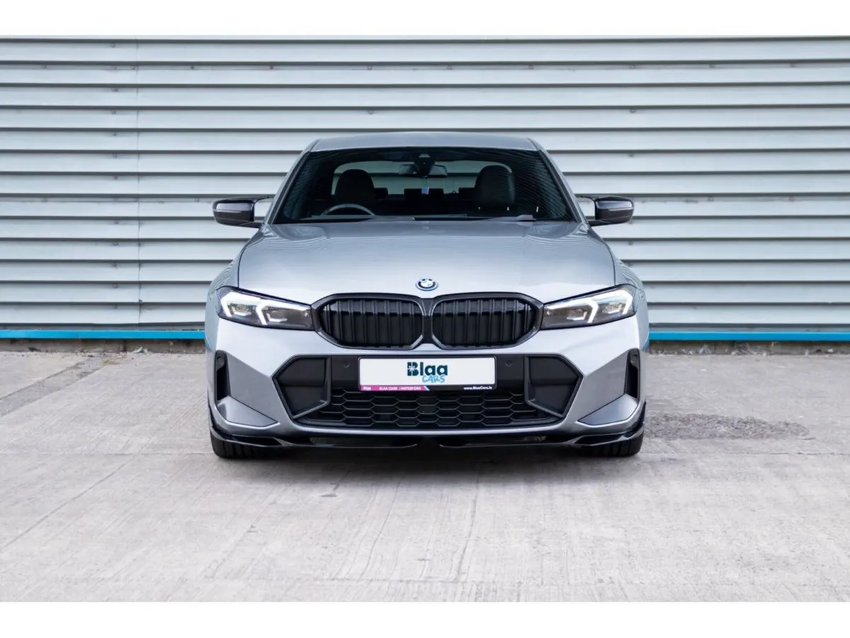 BMW 3-Series 2023 330E M-SPORT PRO - Image 5