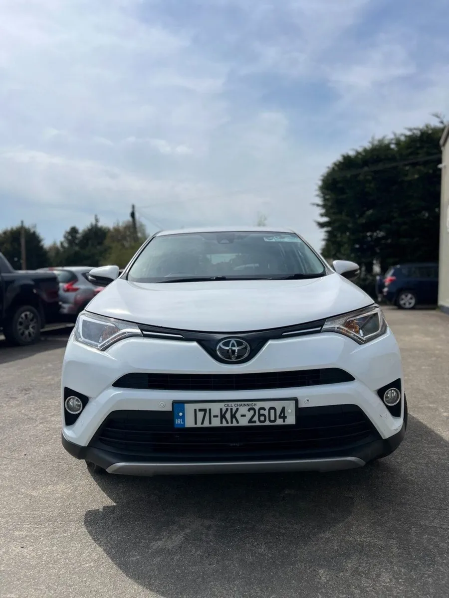 Toyota RAV4 2017 - Image 2