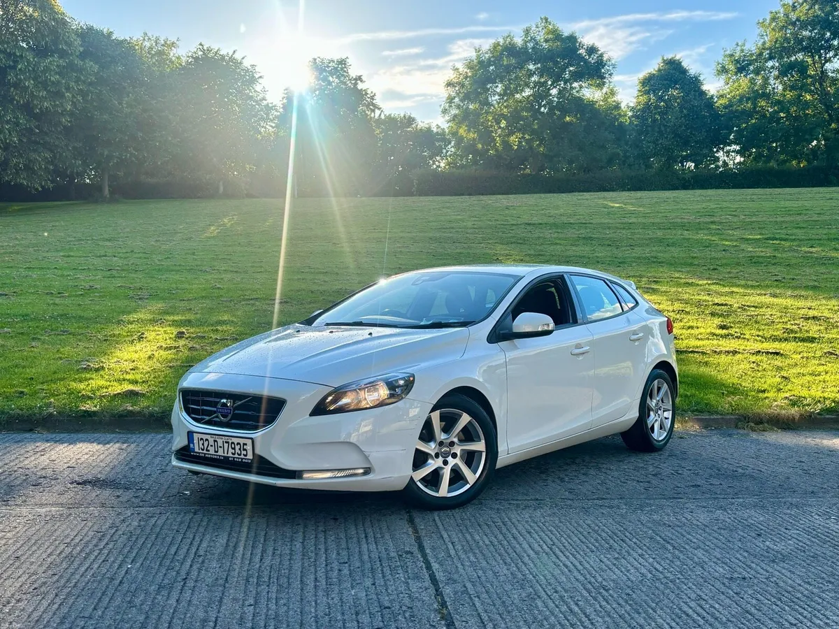 Volvo V40 2013 2.0 Diesel 150BHP Manual NCT 5/27 - Image 3