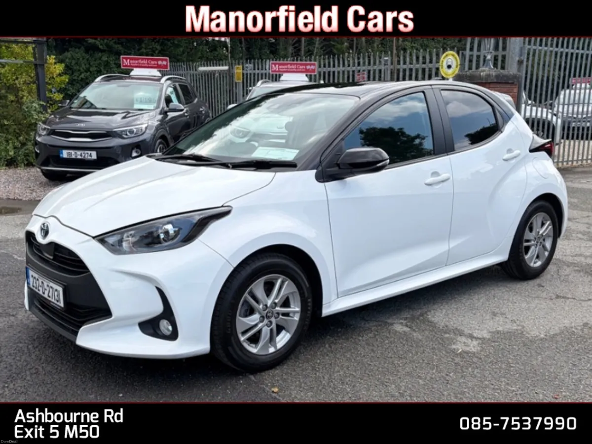 2023 232 Toyota Yaris Luna 1.5 Petrol Hybrid - Image 3
