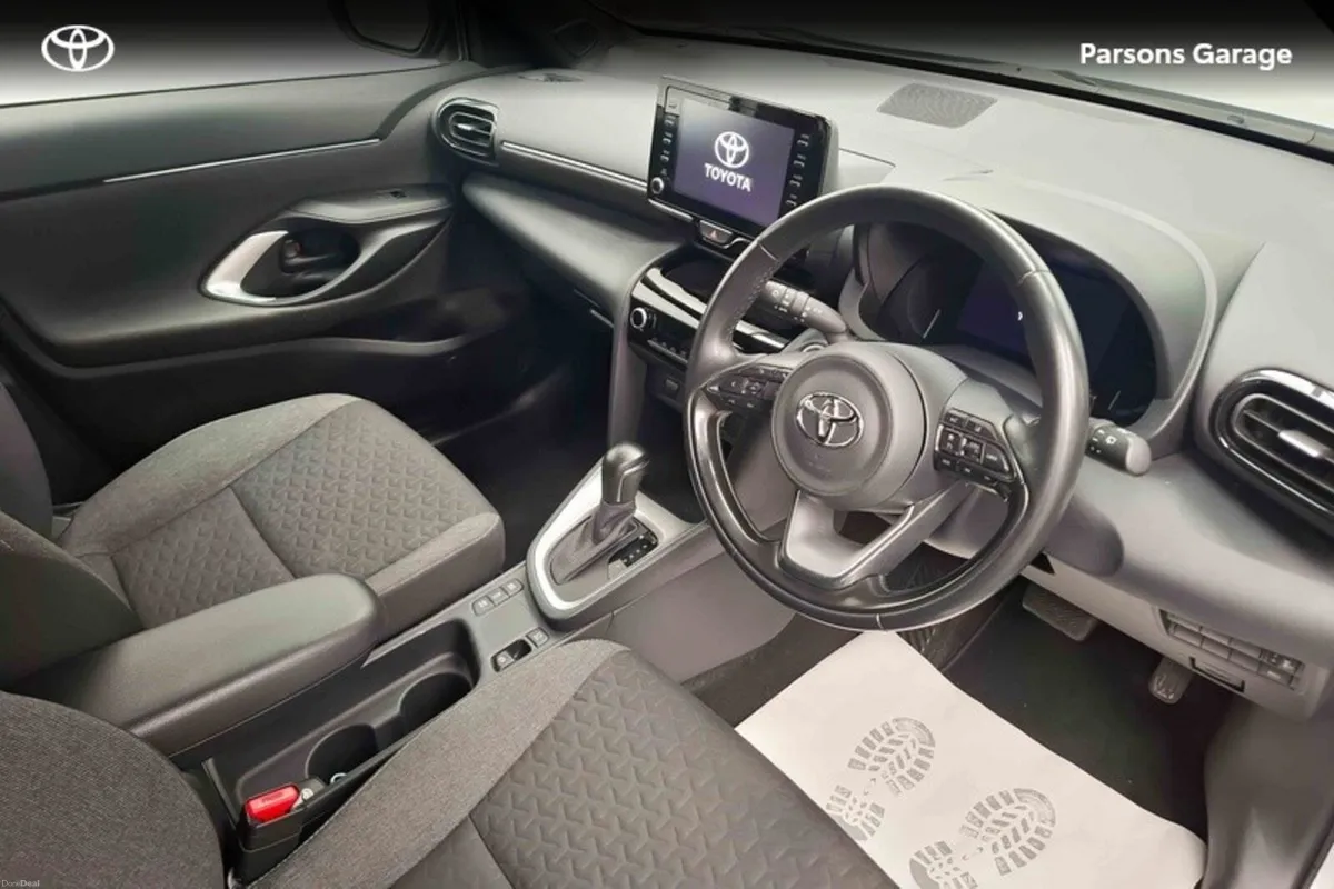 Toyota Yaris Cross CR CROSS LUNA SPORT 4DR AUTO - Image 6