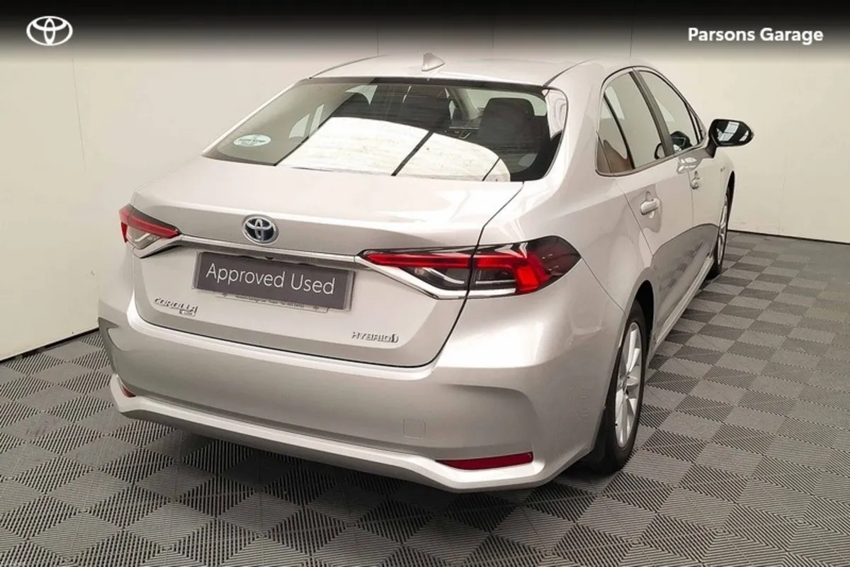 Toyota Corolla COROLLA HYB LUNA SALOON - Image 2