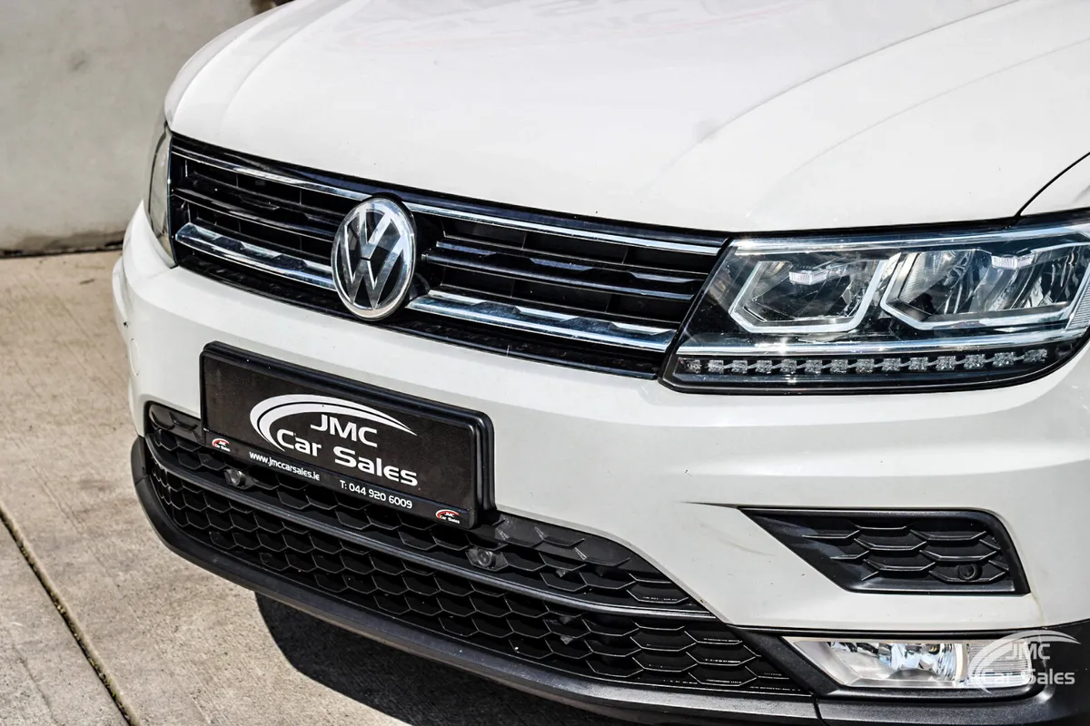 2017 VOLKSWAGEN TIGUAN PAN ROOF - Image 5