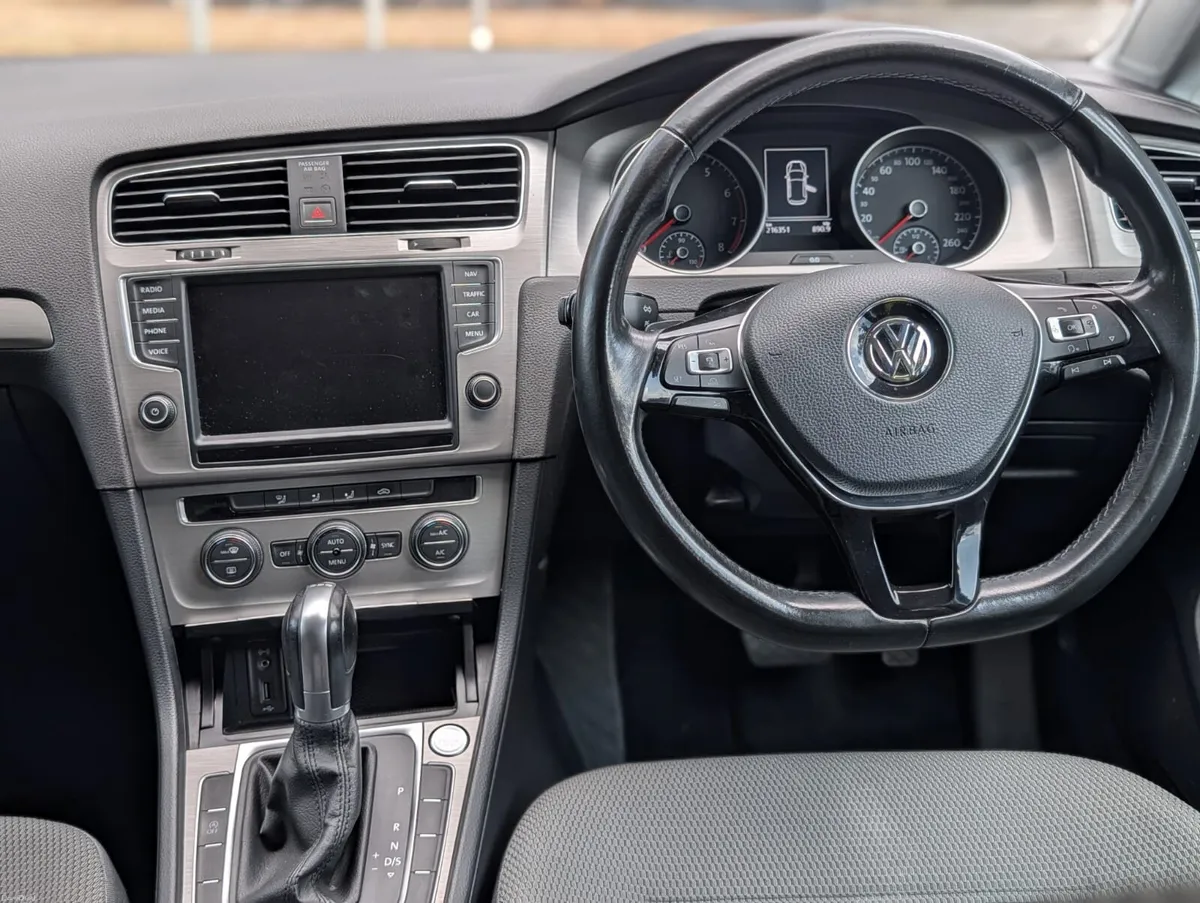 2017 VOLKSWAGEN GOLF AUTOMATIC! CHEAP INSURANCE! - Image 6