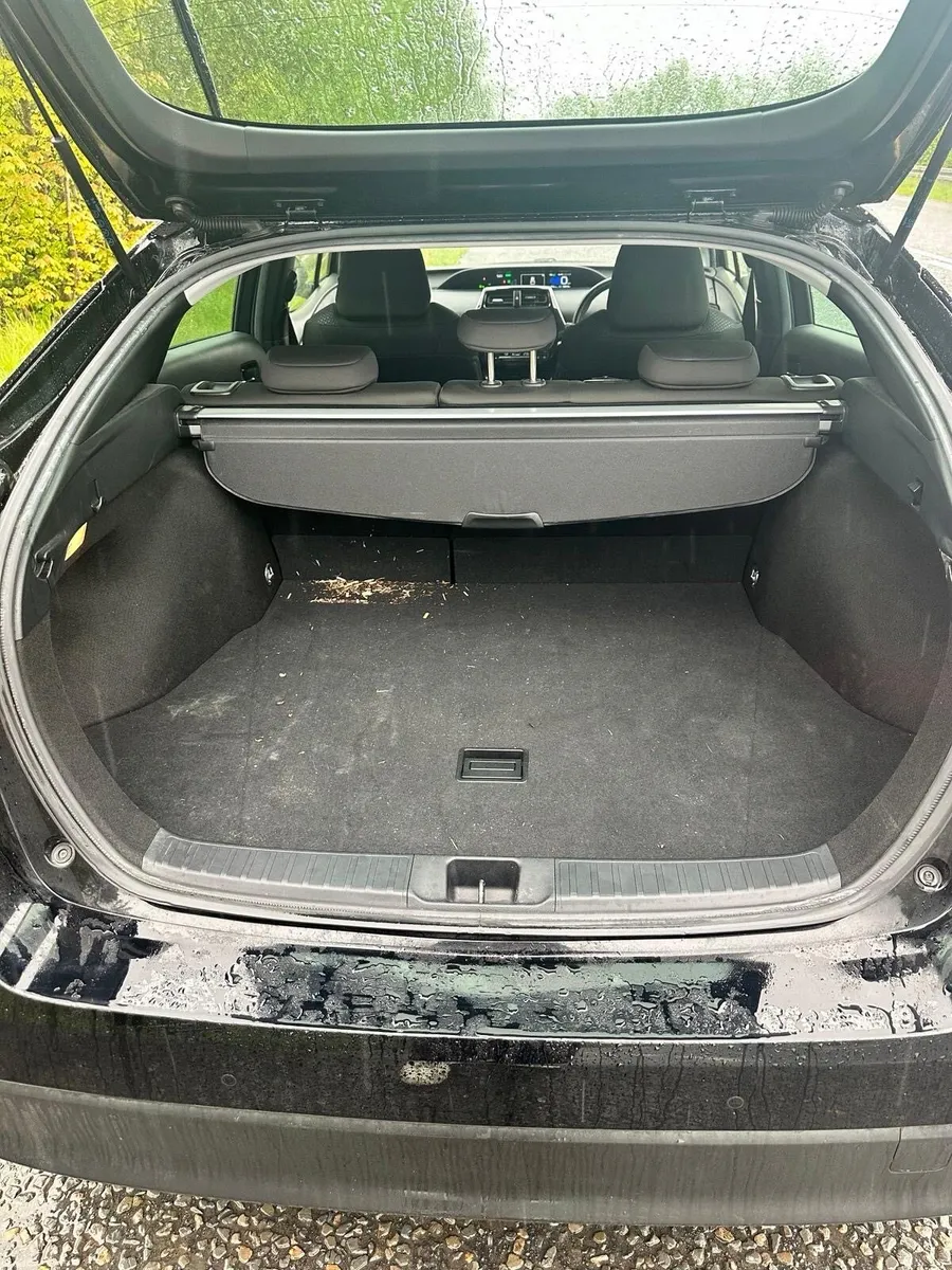 Toyota prius - Image 4