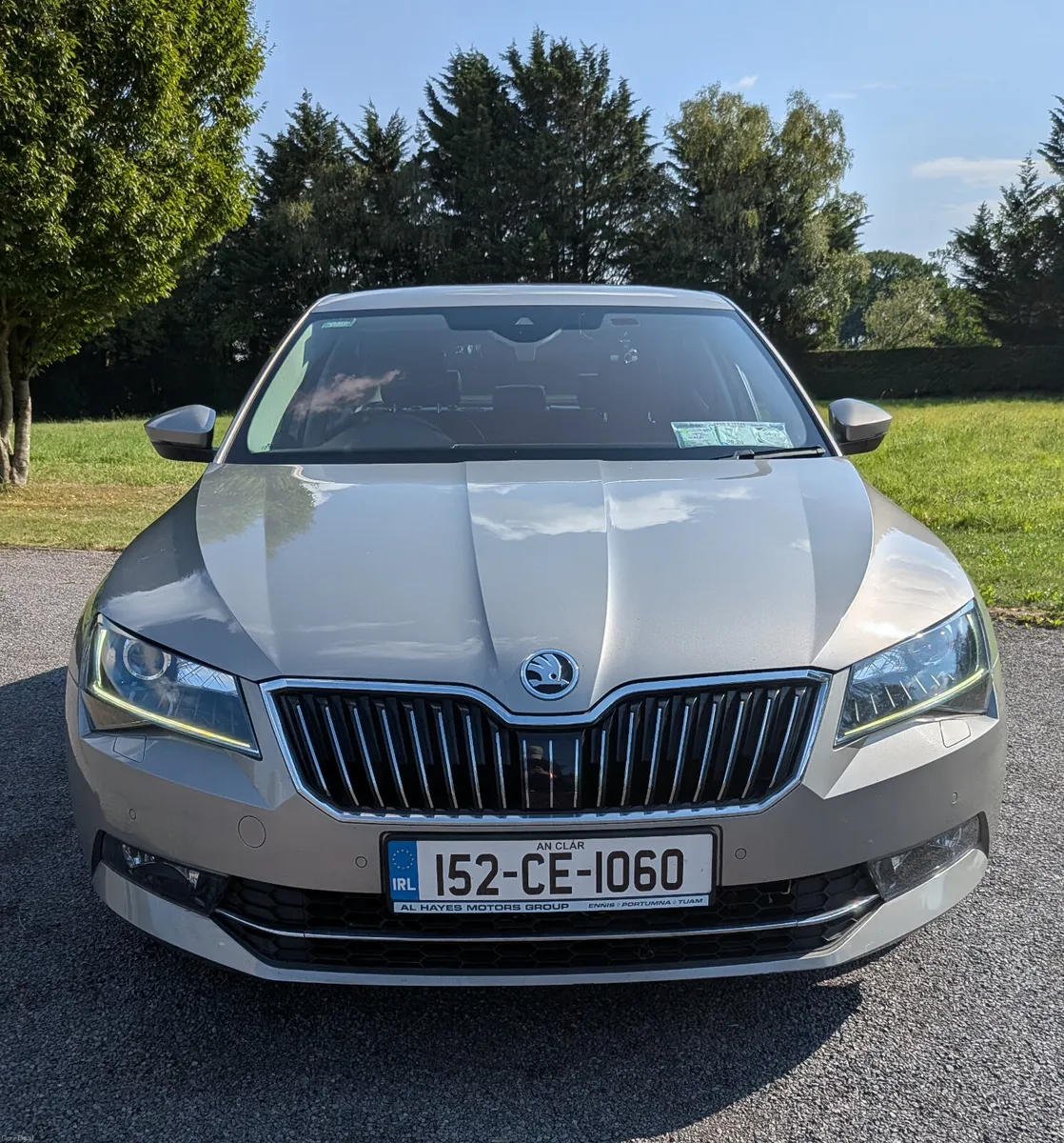Skoda Superb 4x4 AUTO / LUXURY TOP SPEC /2015 - Image 2