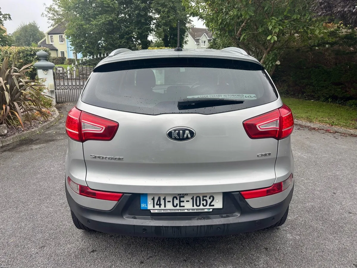 141 Silver Kia Sportage SUV - Diesel - Image 4