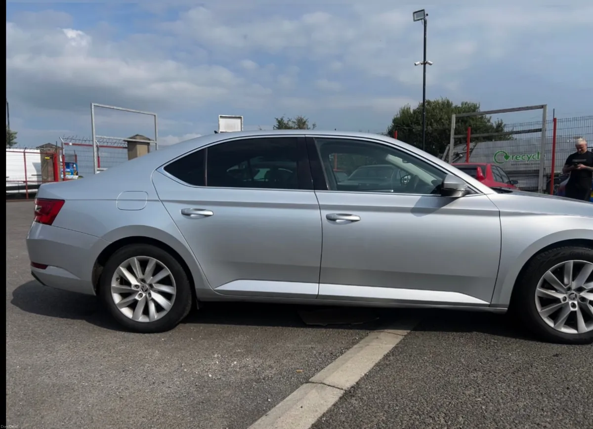 2020 Skoda Superb 1.6 TDI DSG Automatic - Image 6