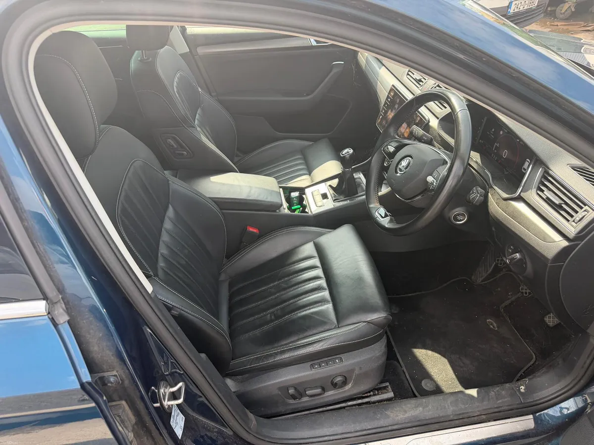 Skoda Superb 2022 D DSG FULL SERVICE HISTORY ! - Image 4