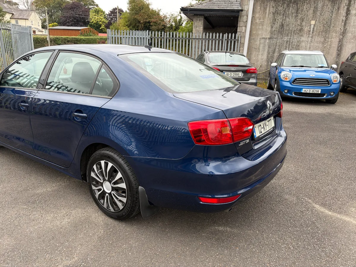 Volkswagen Jetta 2012, 1.6 TDI TRENDLINE - Image 6