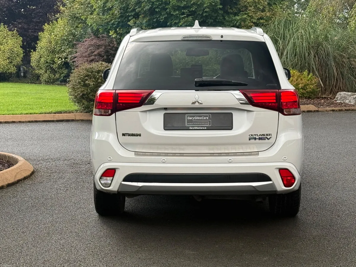 Excellent Condition 162 Mitsubishi Outlander PHEV! - Image 6