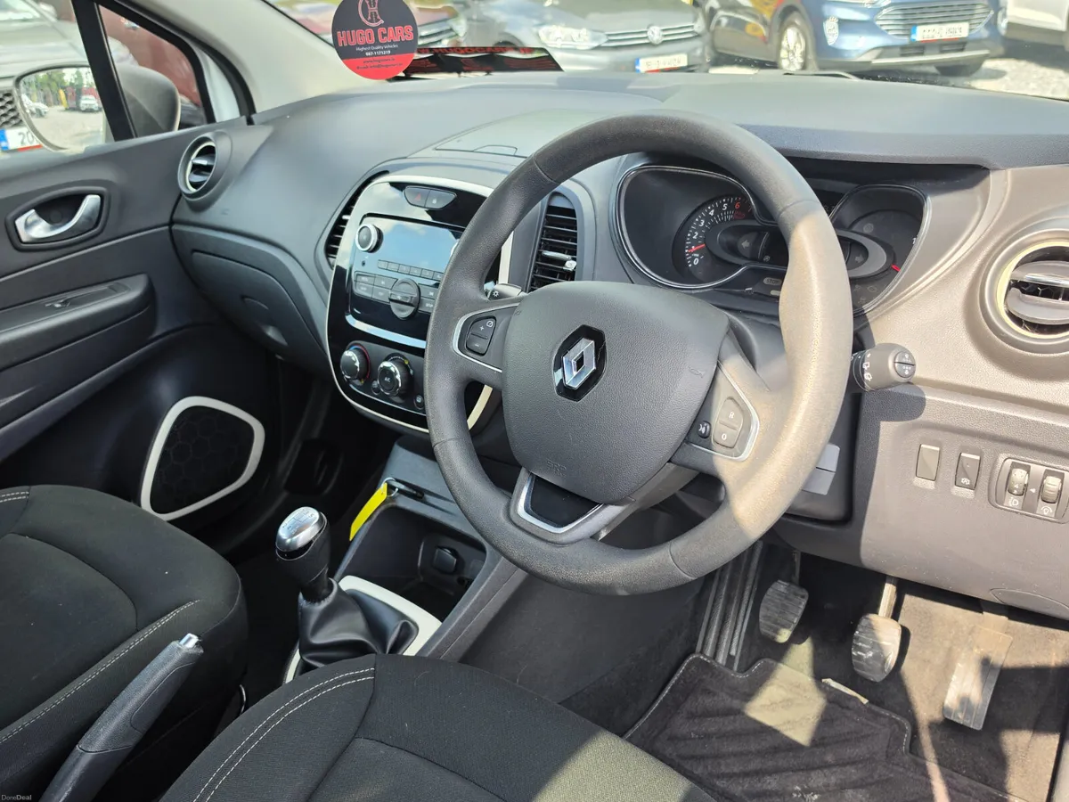 2018 Renault Captur 0.9/Low mls/Warranty - Image 5