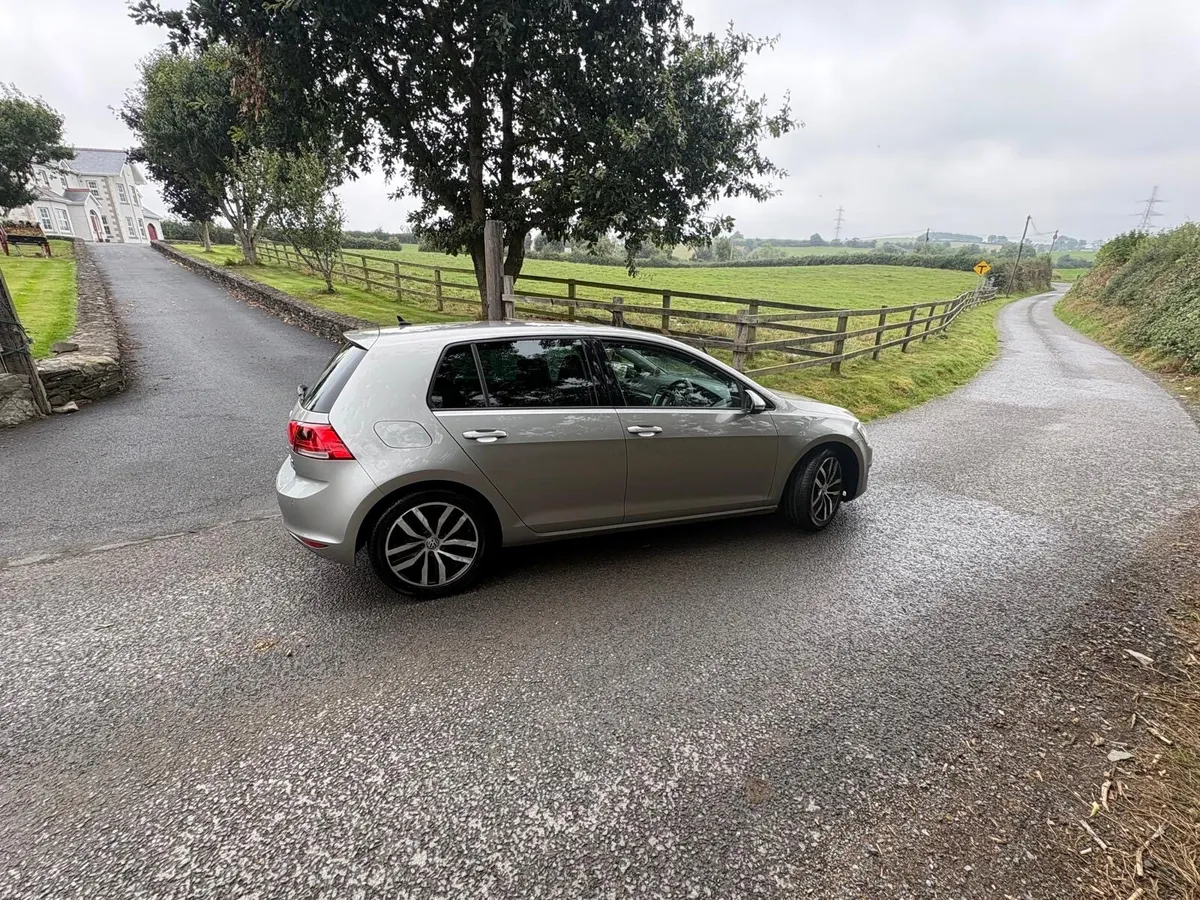 Vw Golf 2.0TDI HIGHLINE TOP SPEC 2016 *MINT CAR* - Image 2