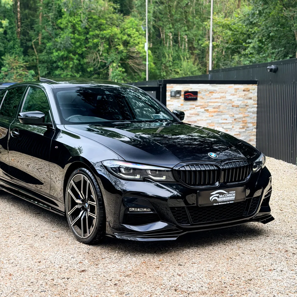 2021 (211) BMW 330E M Sport Pro edition *SUNROOF - Image 2