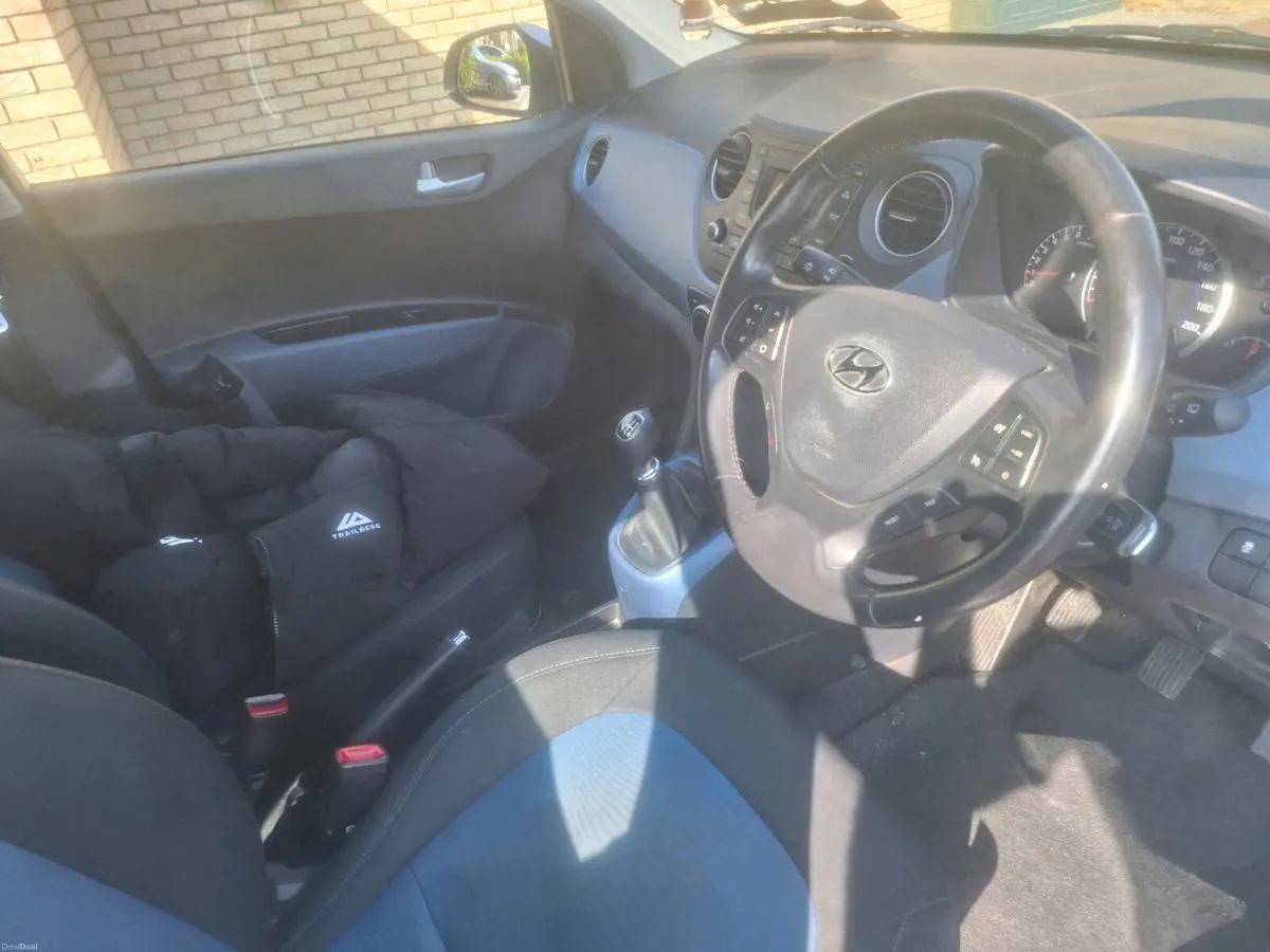 HYUNDAI I 10 - Image 5