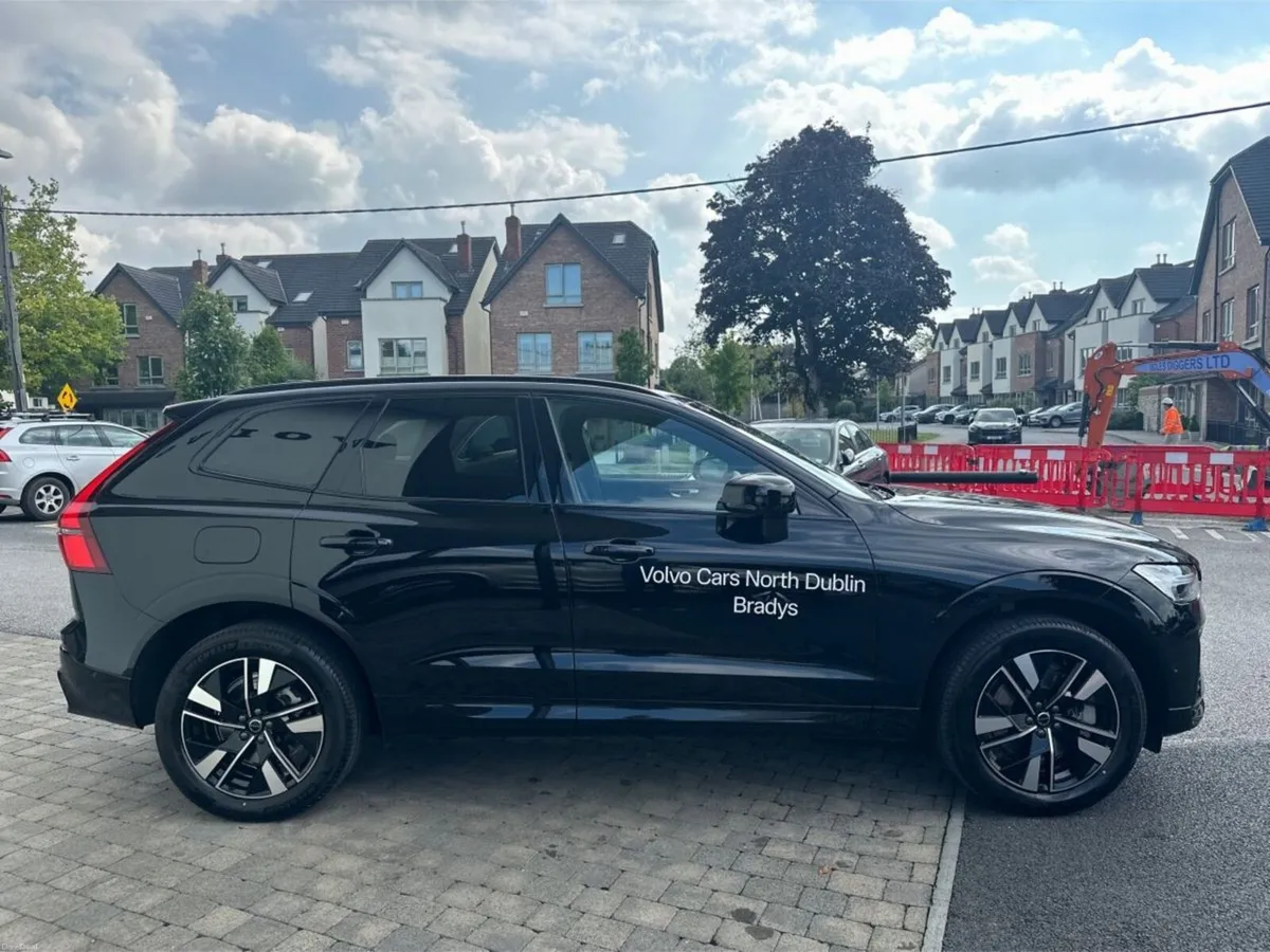 Volvo XC60 T6 Plus Dark AWD PHEV- Demo Discount - Image 4