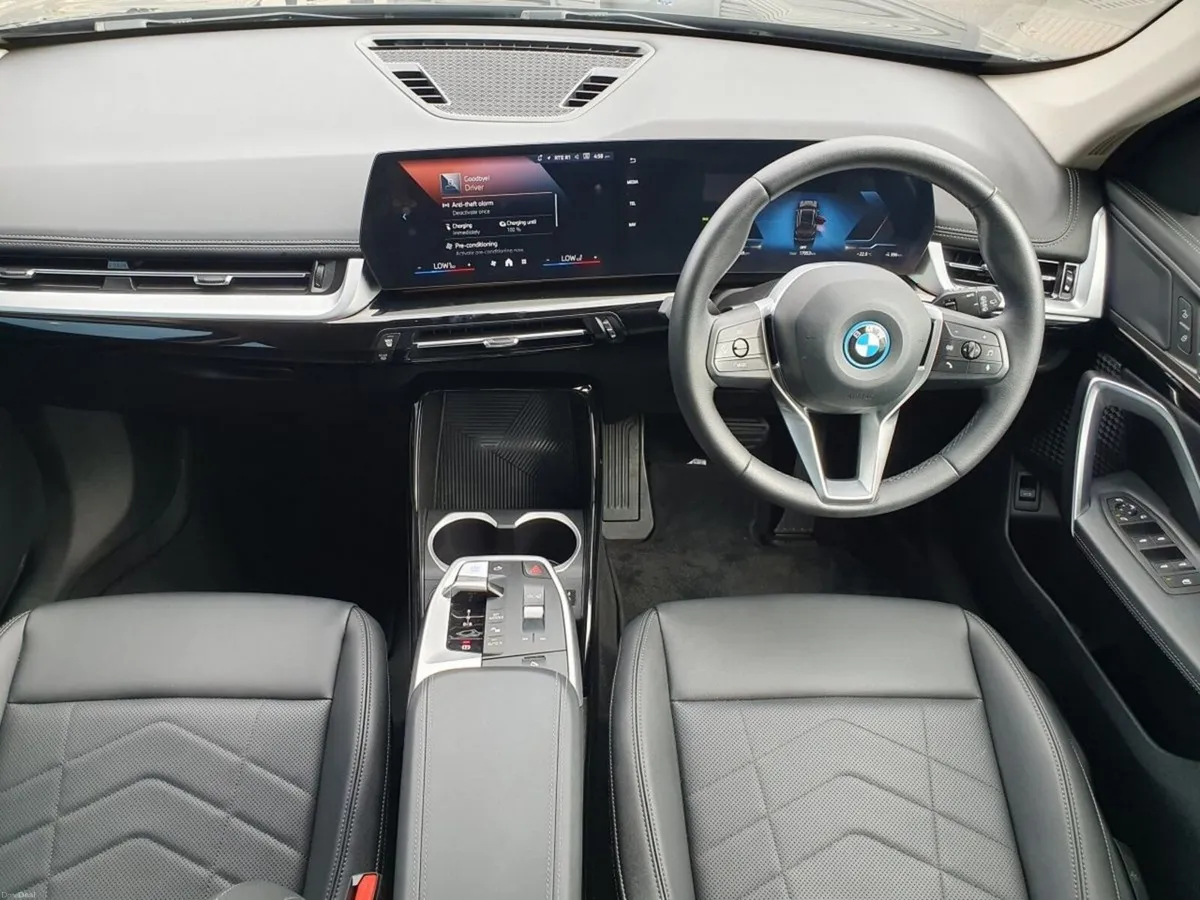 BMW iX1 eDrive20 xLine - Image 4