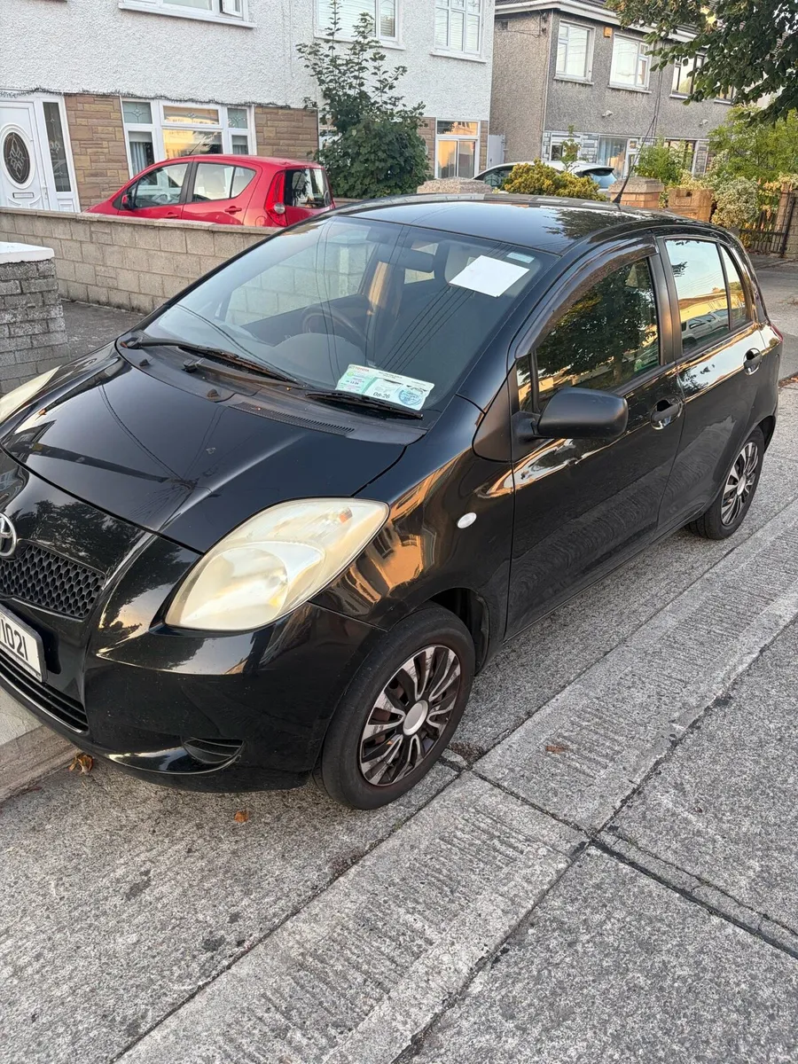 Toyota Yaris for scrap - Image 2