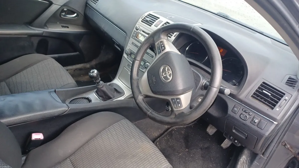 11 Toyota Avensis diesel NEW NCT 9/27....Tax 4/27 - Image 3