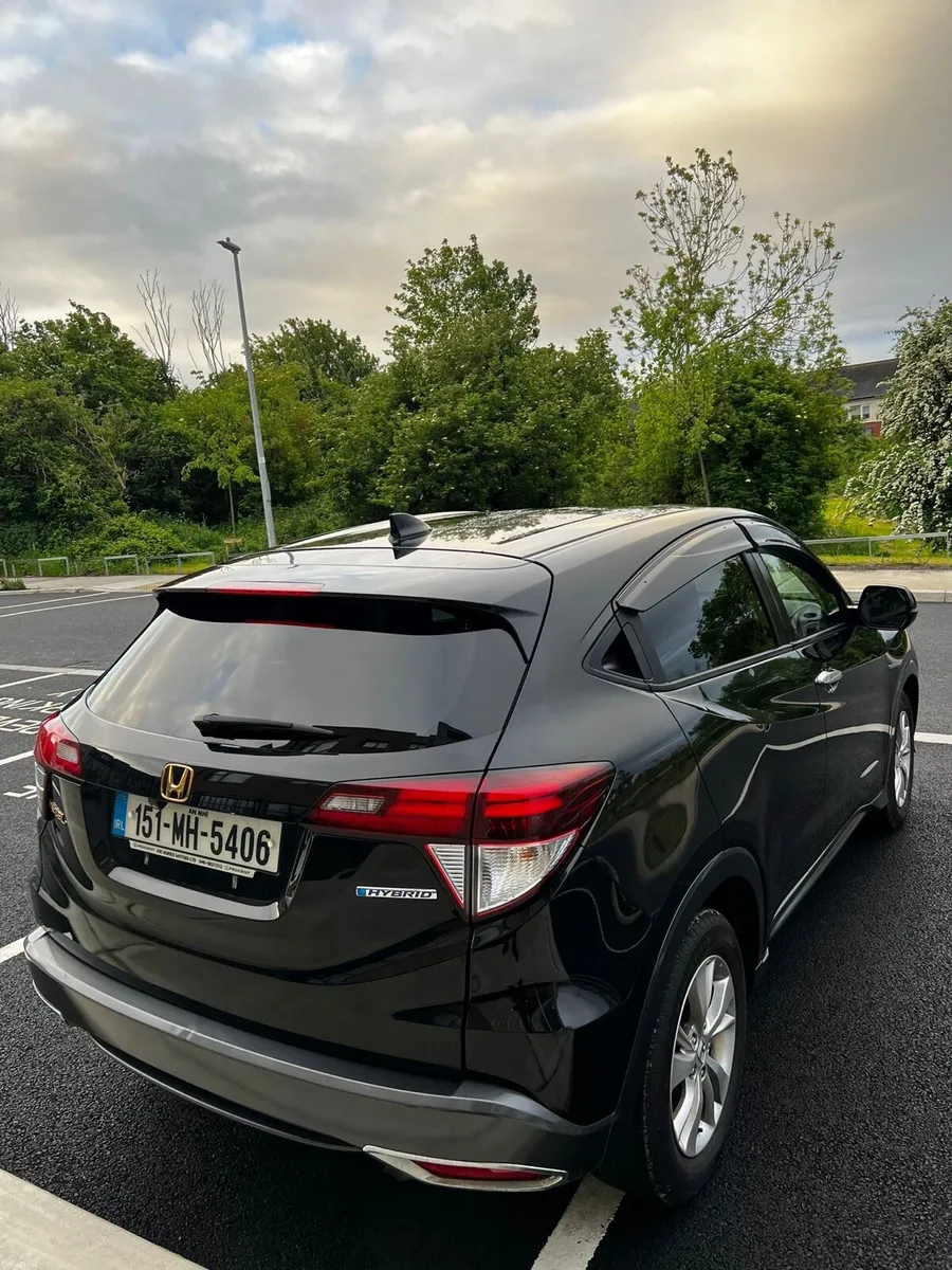2015 Honda Vezel for Sale - Image 1