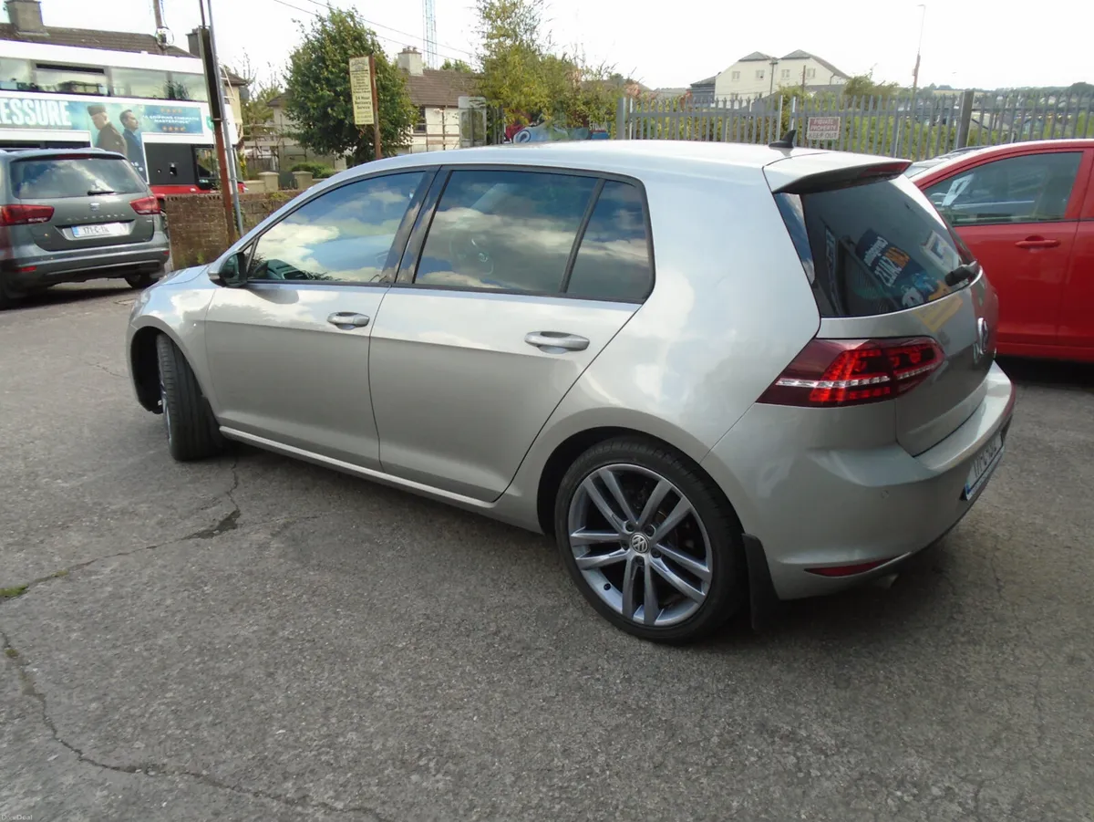 Volkswagen Golf 2017 Highline with Leather - Image 4
