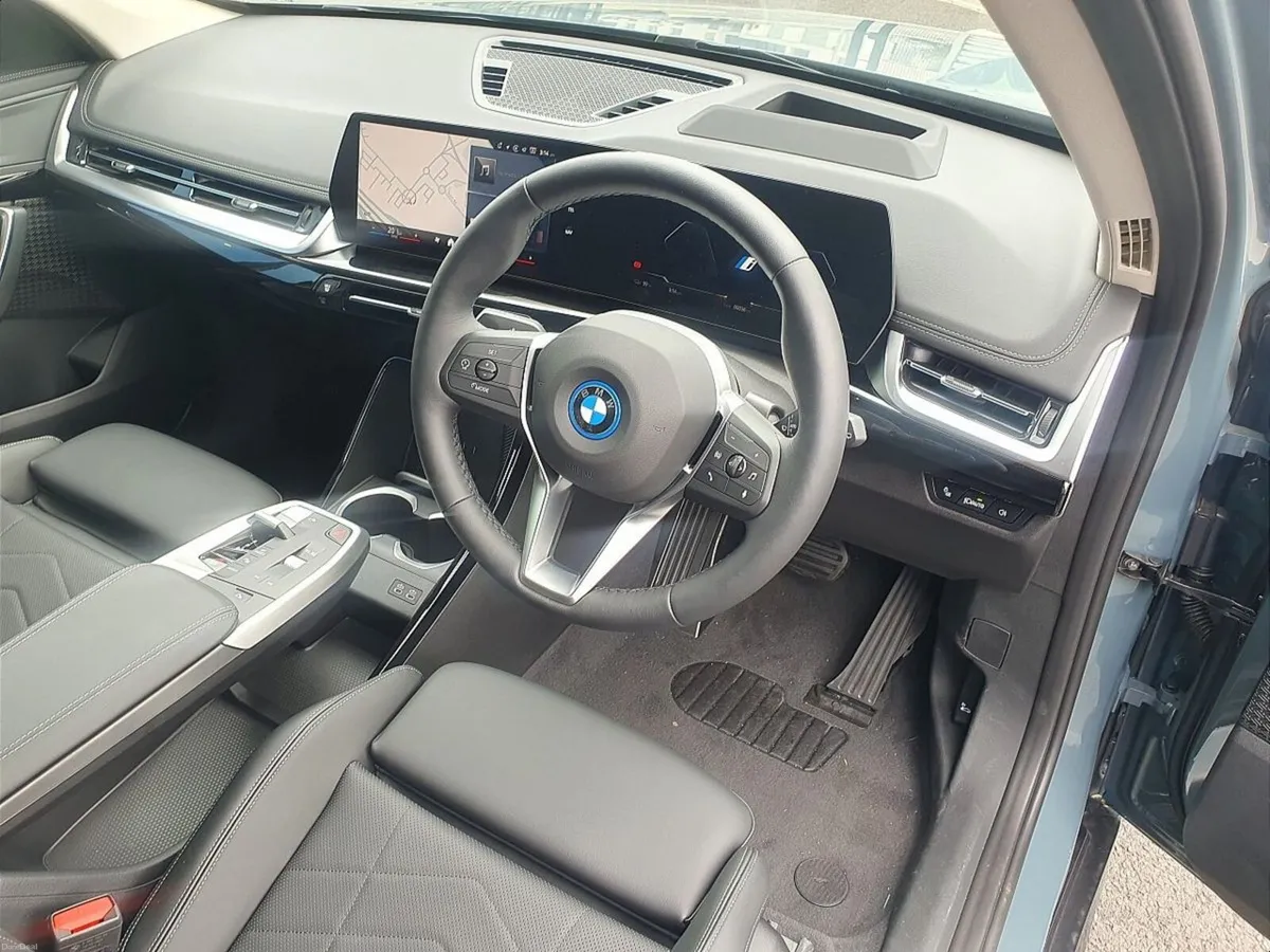 BMW iX1 eDrive20 xLine - Image 6