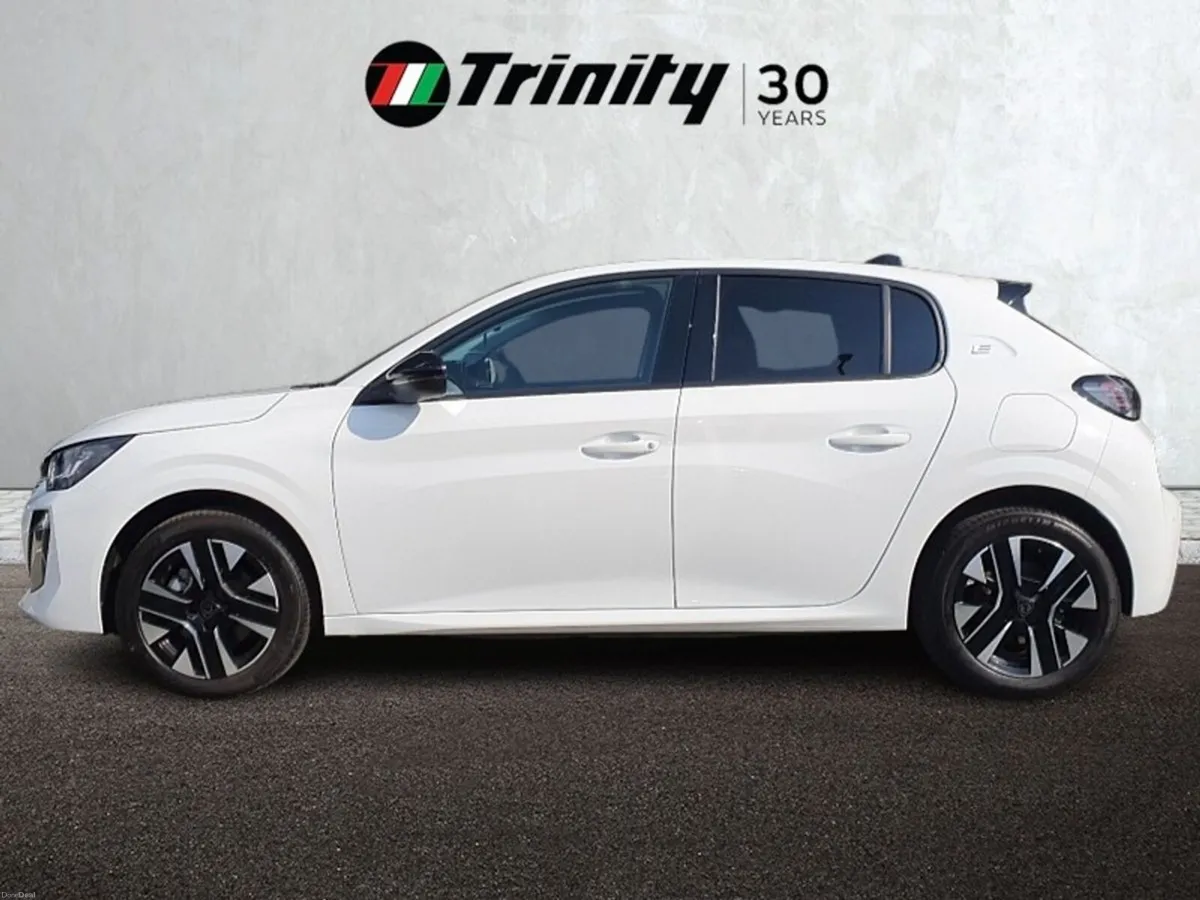 Peugeot 208 ** E208  ** ALLURE HIGH SPEC ** 50KWH - Image 5