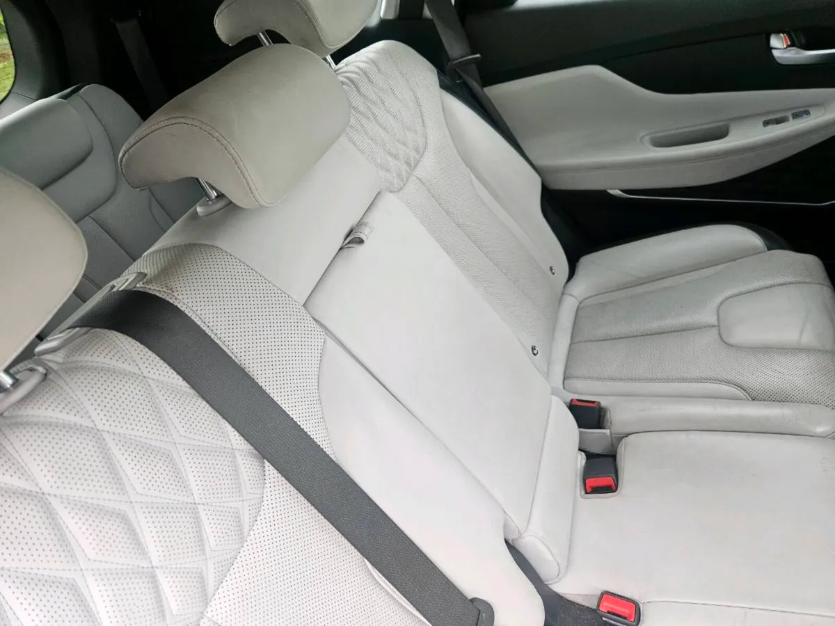 HYUNDAI SANTE FE 4WD EXECUTIVE PLUS - Image 5