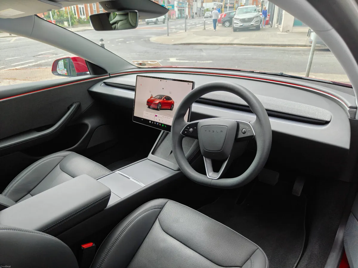2025 (251) Tesla Model 3 RWD - Image 6