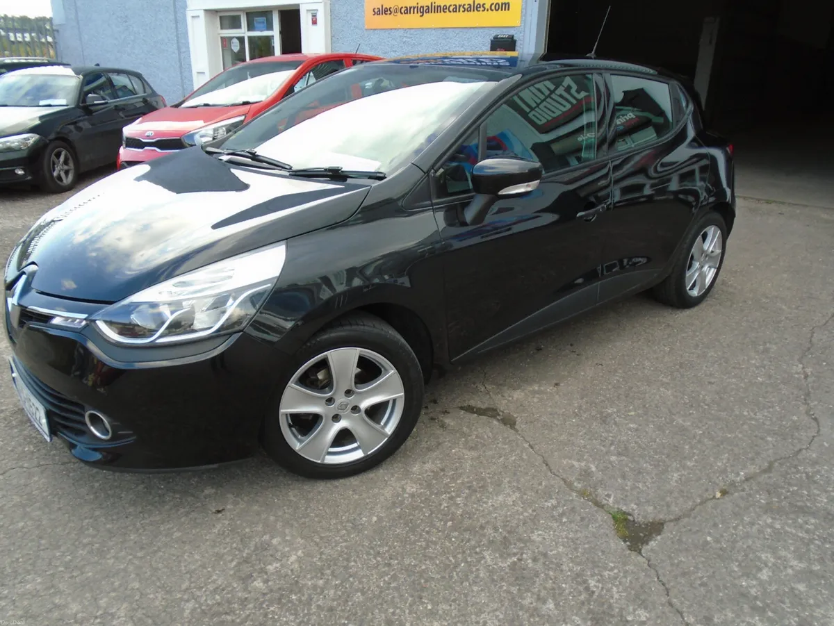 Renault Clio 2015 LOW KMS - Image 3