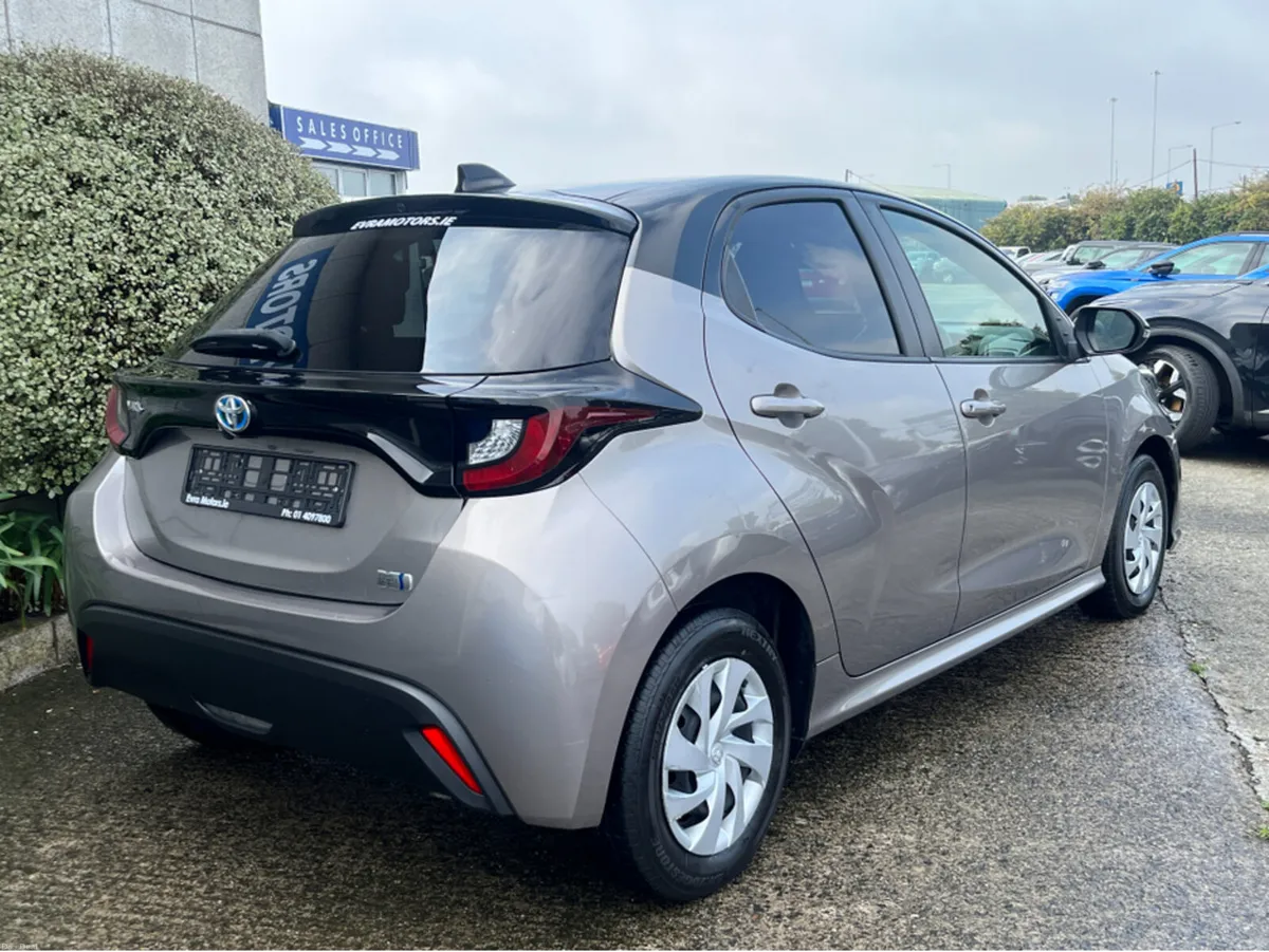Toyota Yaris G HYBRID AUTOMATIC 1.5 PETROL //REVER - Image 4