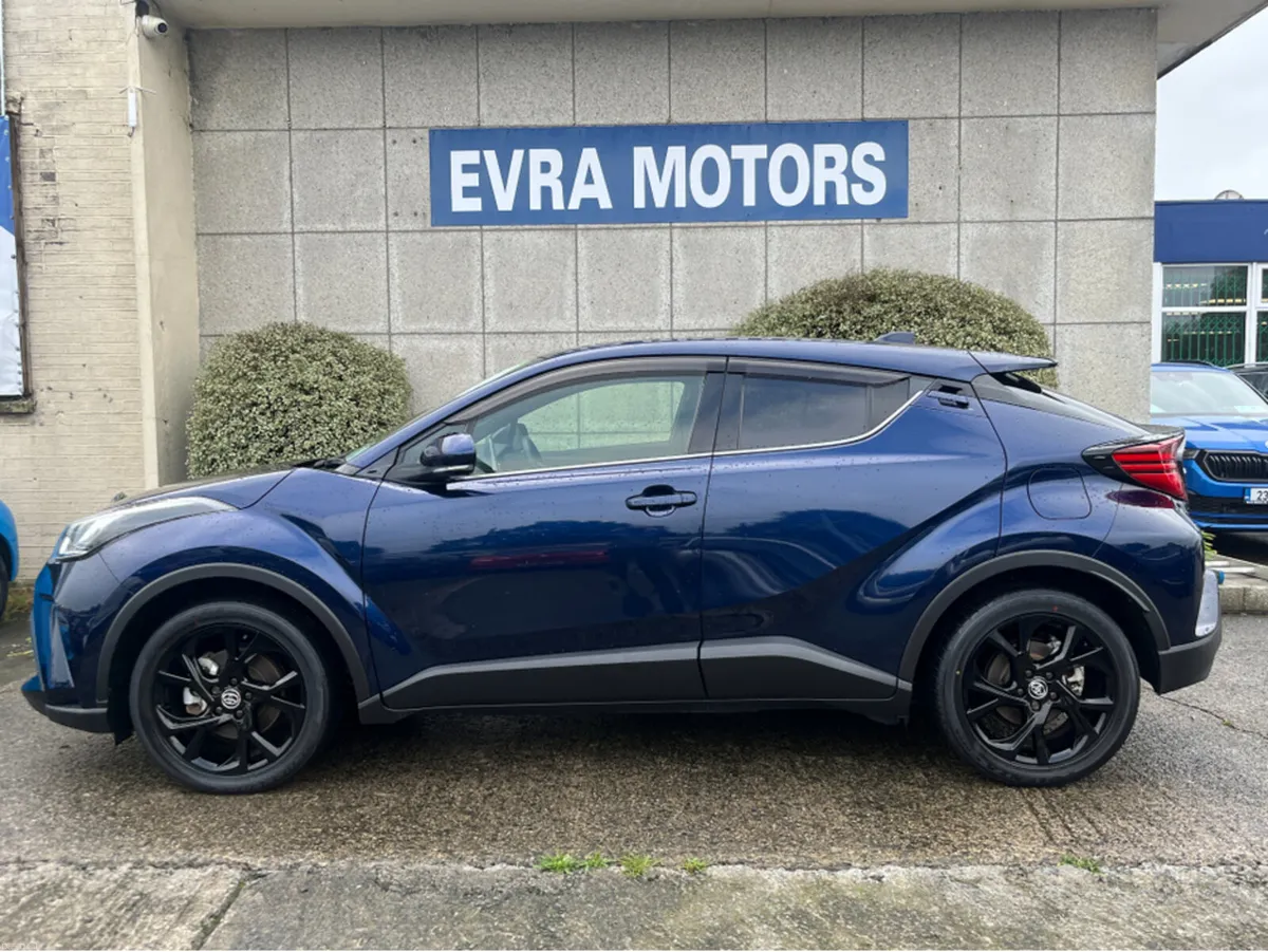 Toyota C-HR SOL NERO AUTOMATIC HYBRID 1.8 PETROL / - Image 6