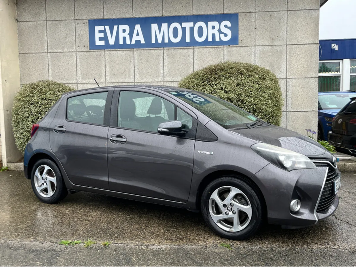 Toyota Yaris ICON HYBRID AUTOMATIC 1.5 PETROL //RE - Image 4
