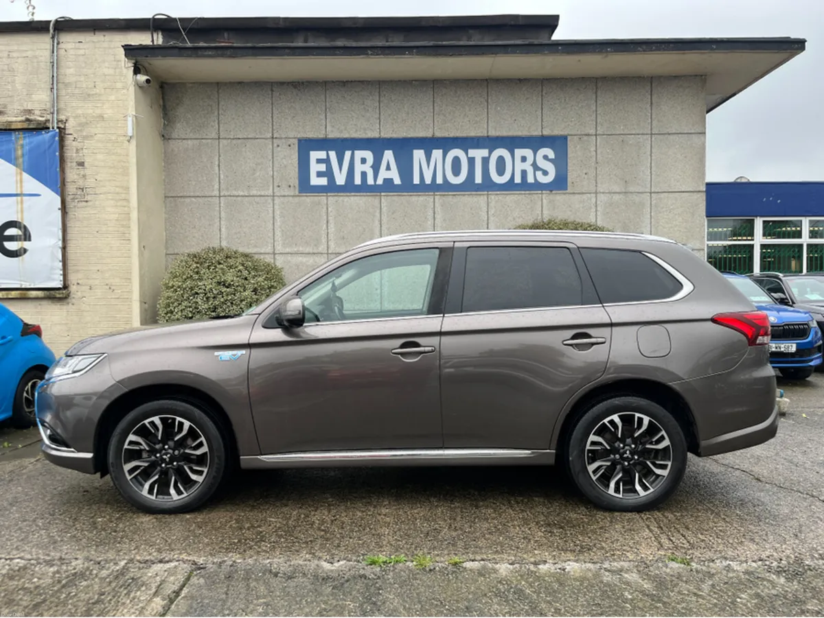 Mitsubishi Outlander 4H 4WD HYBRID PHEV AUTOMATIC - Image 6