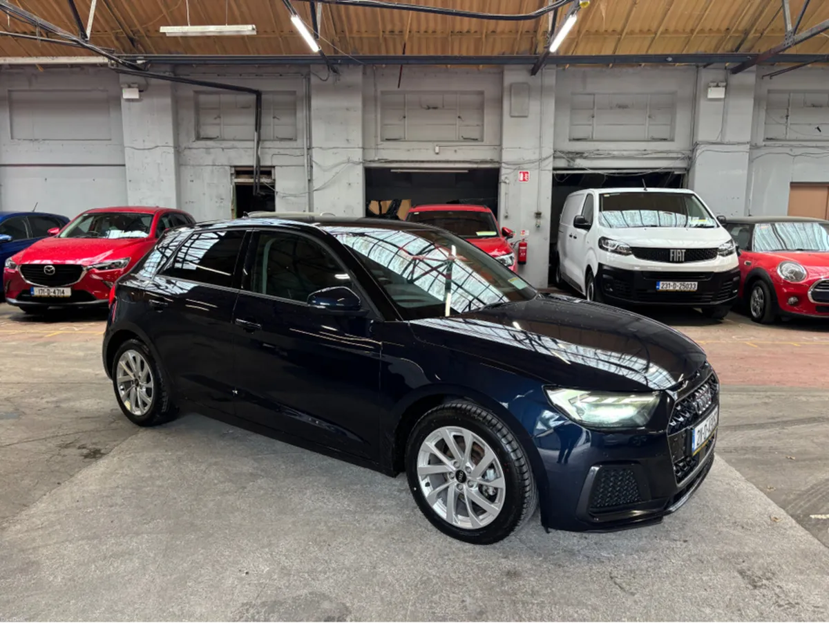 Audi A1 1.0  5DR AUTO 25 Two Tone - Image 1