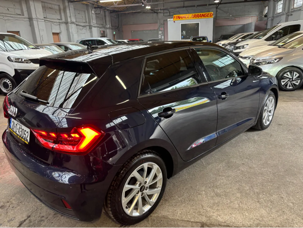 Audi A1 1.0  5DR AUTO 25 Two Tone - Image 4