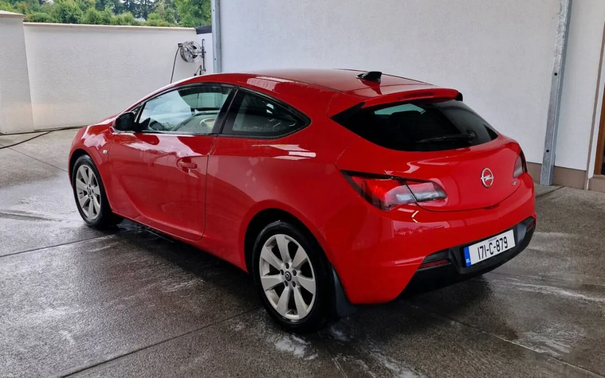 Opel astra GTC SRI 1.6 Diesel - Image 4