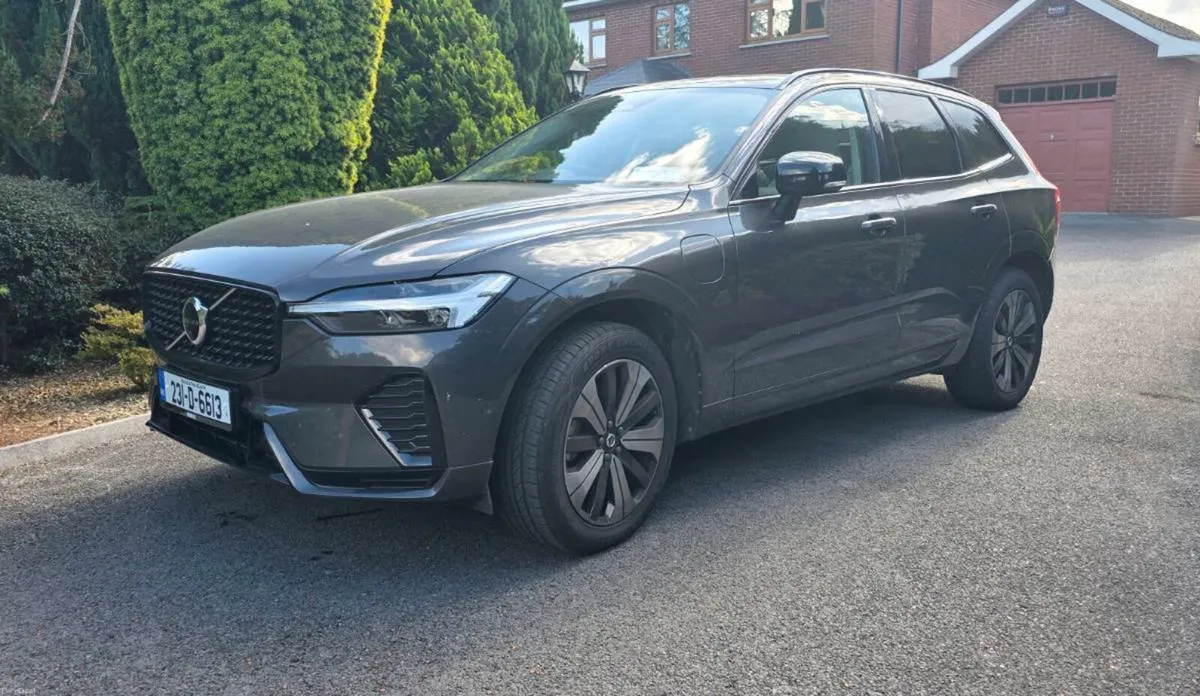 Volvo XC60 Recharge PHEV AWD - Image 1