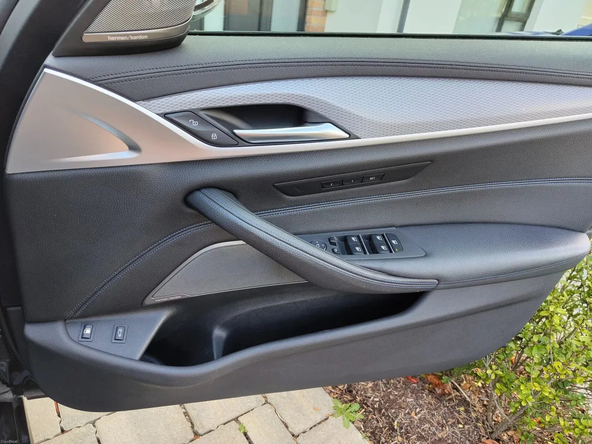 2018 BMW 5 Series 530e M-Sport iPerformance PHEV - Image 6