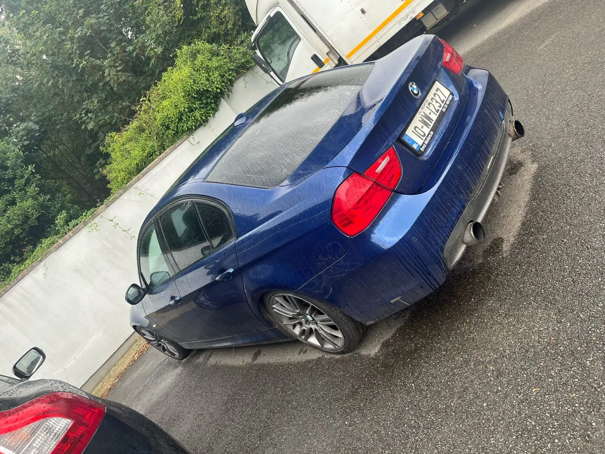 Bmw 318d M sport manual - Image 3