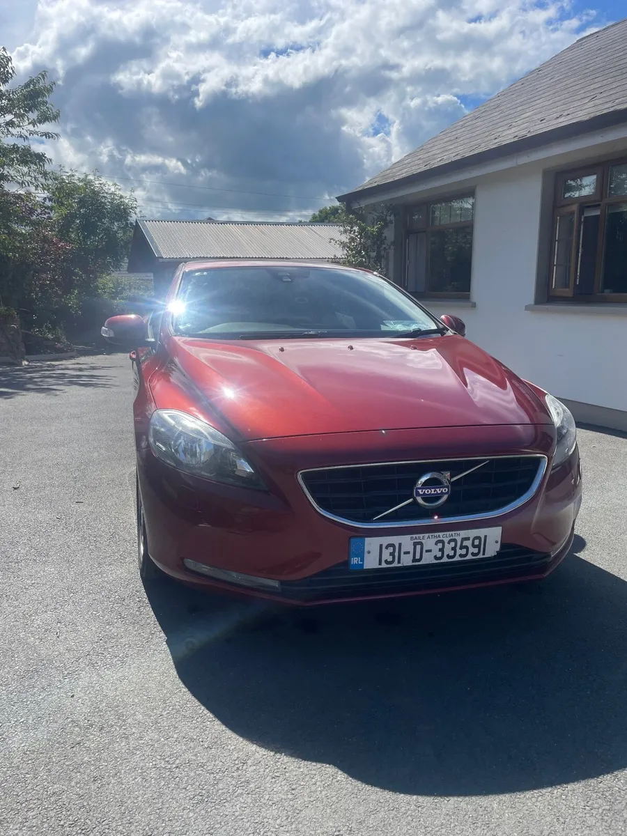 Volvo V40 2013 - Image 1